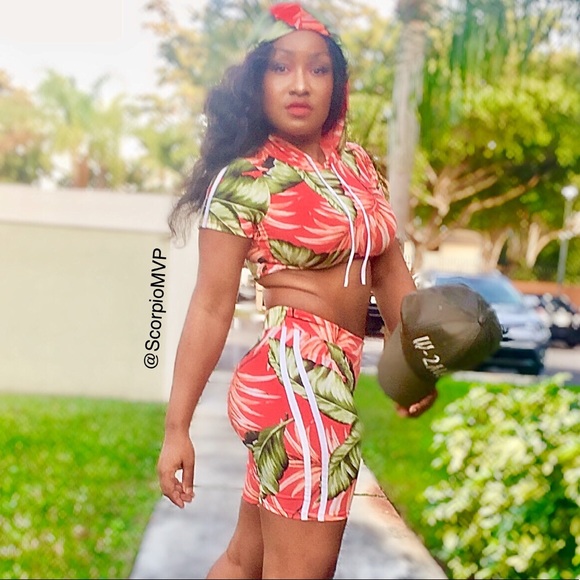 Flora Short Sleeve Hoodie Matching Set -NWOT - Picture 3 of 6